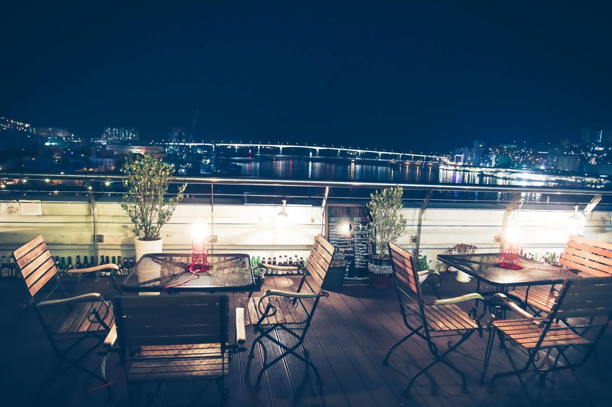 Terra Guesthouse Busan Extérieur photo